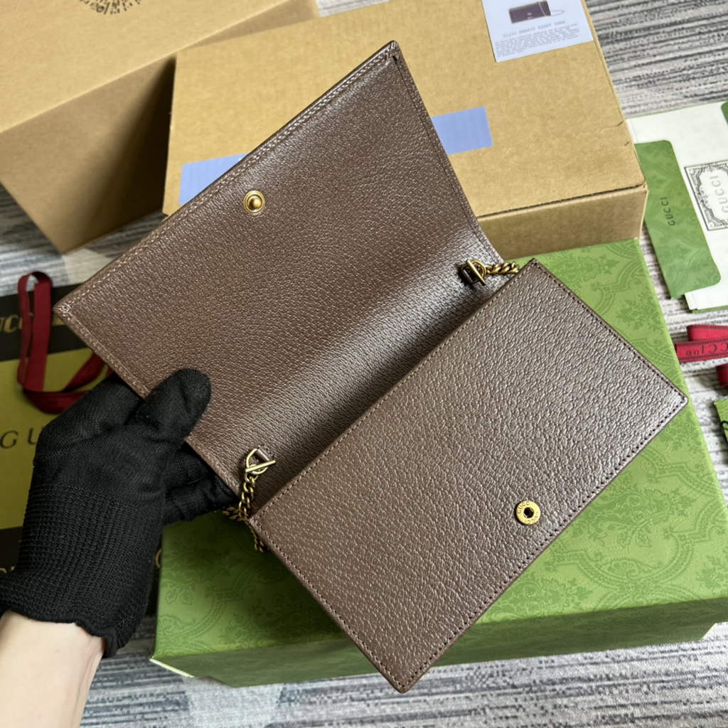 Gucci 696817 Diana mini bag with bamboo brown leather