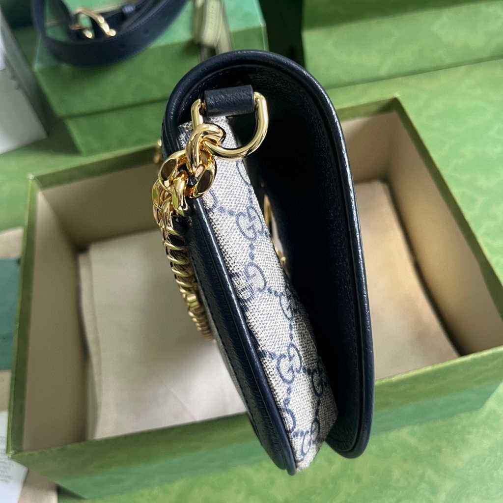 Gucci 699268 Blondie shoulder bag GG Supreme Blue leather