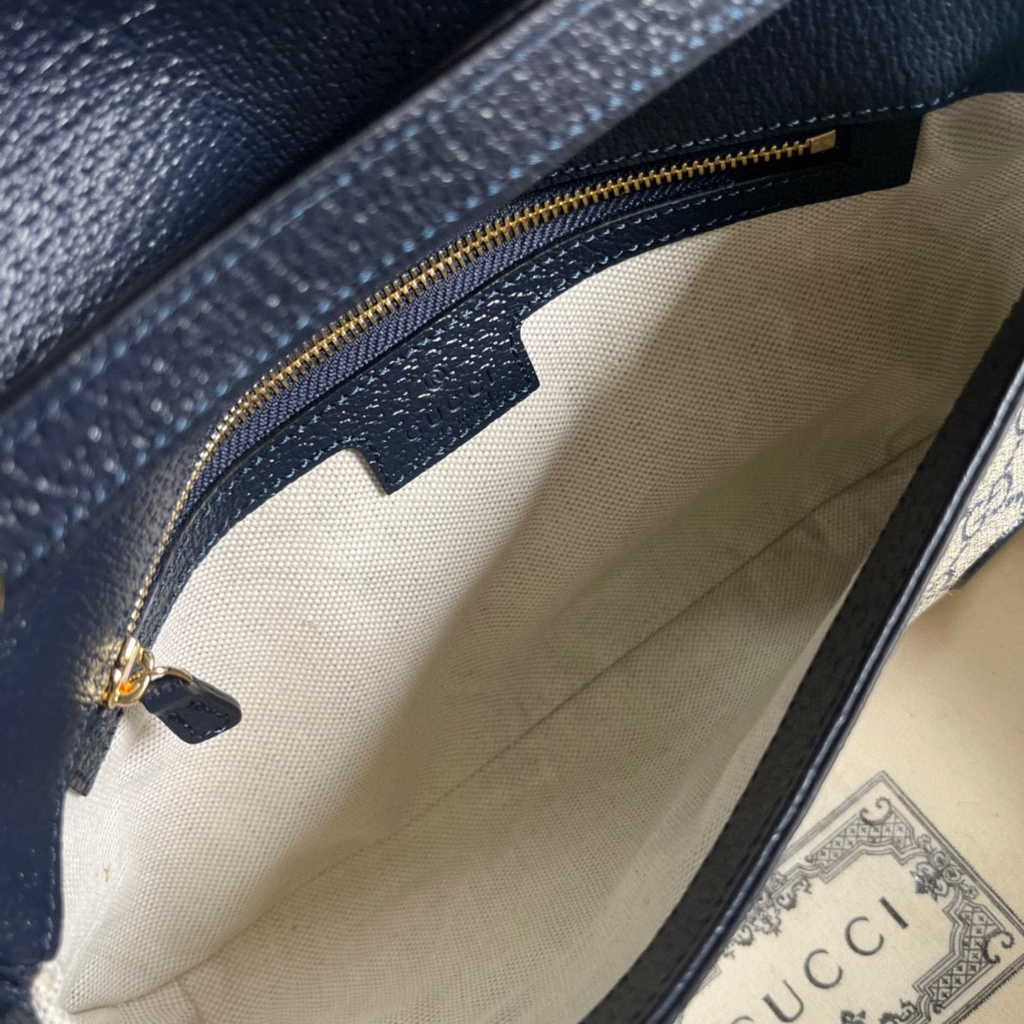 Gucci 699268 Blondie shoulder bag GG Supreme Blue leather