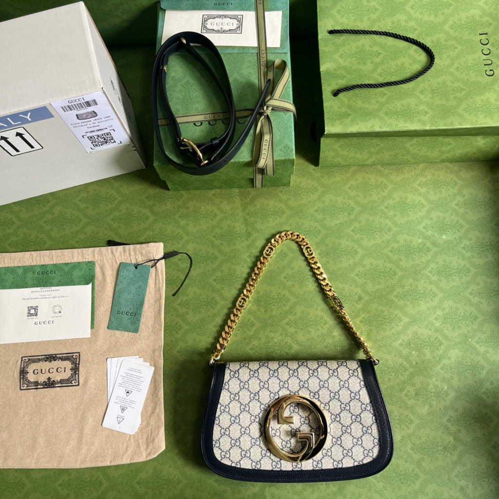 Gucci 699268 Blondie shoulder bag GG Supreme Blue leather