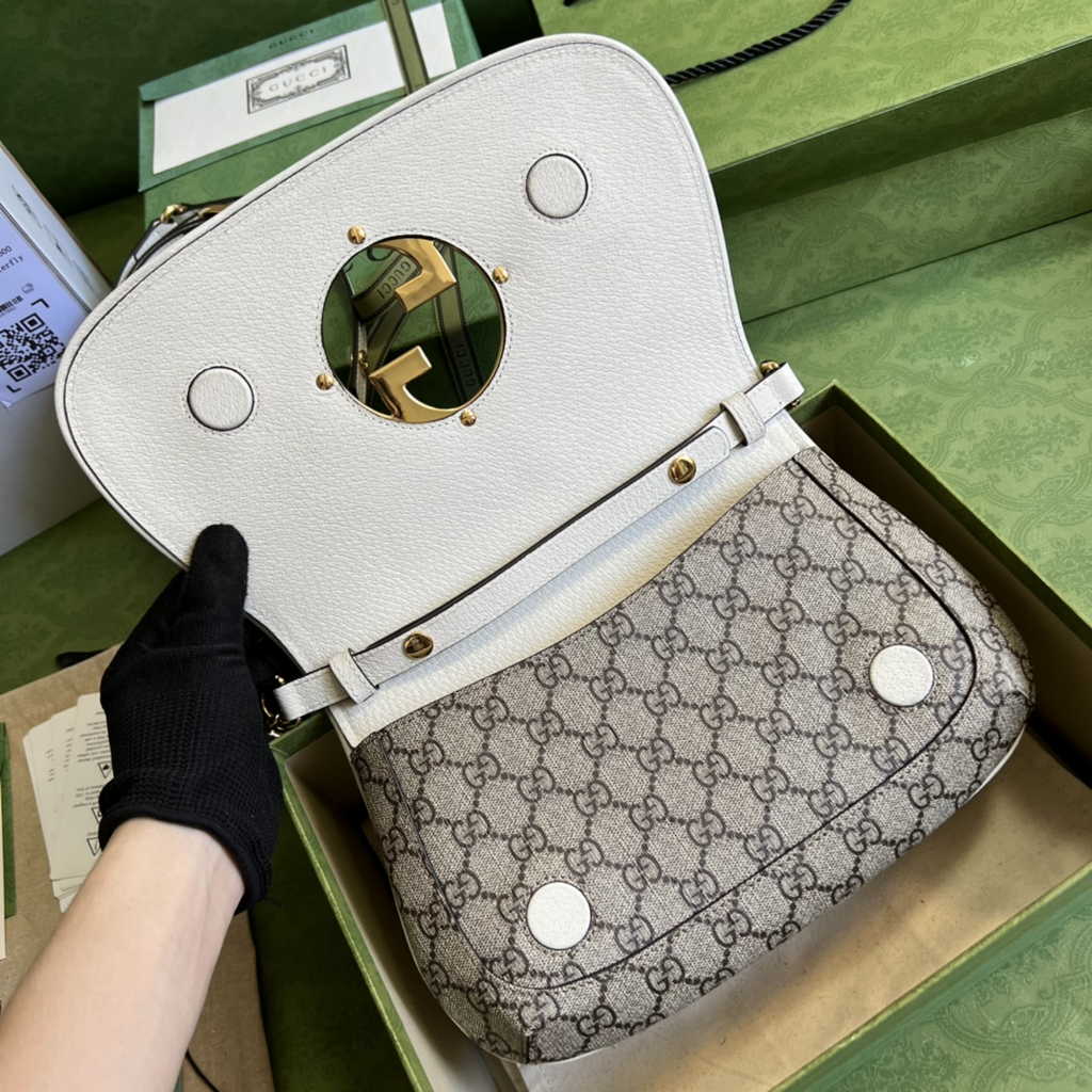 Gucci 699268 Blondie shoulder bag GG Supreme beige leather