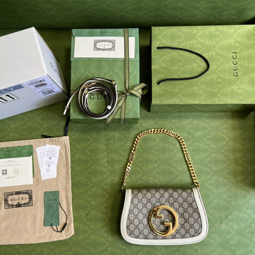 Gucci 699268 Blondie shoulder bag GG Supreme beige leather
