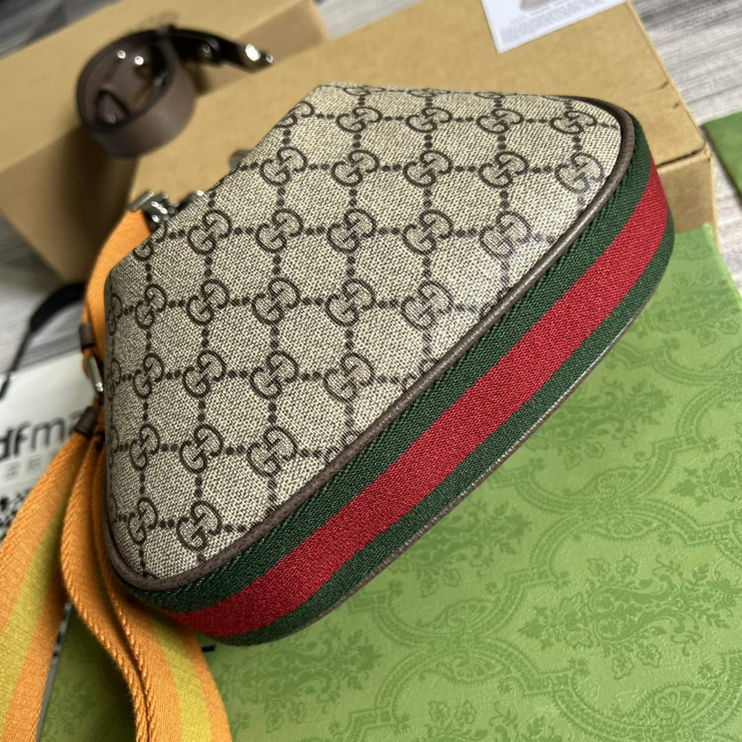 Gucci ‎699409 Attache small shoulder bag Beige GG Supreme canvas