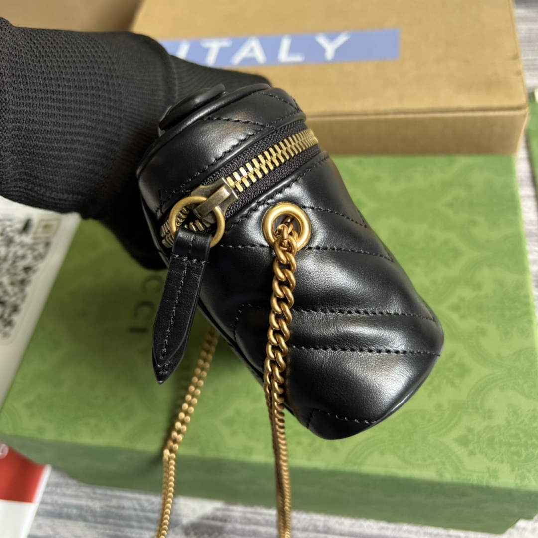 Gucci ‎‎699515 GG Marmont mini top handle bag Black leather