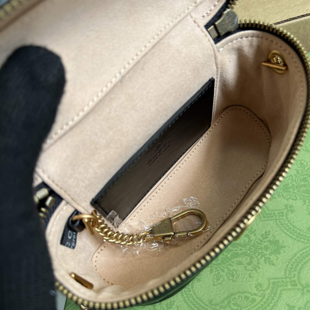 Gucci ‎‎699515 GG Marmont mini top handle bag Black leather