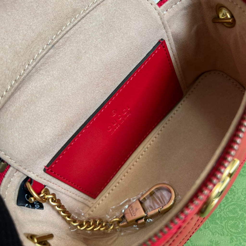 Gucci ‎‎699515 GG Marmont mini top handle bag Red leather