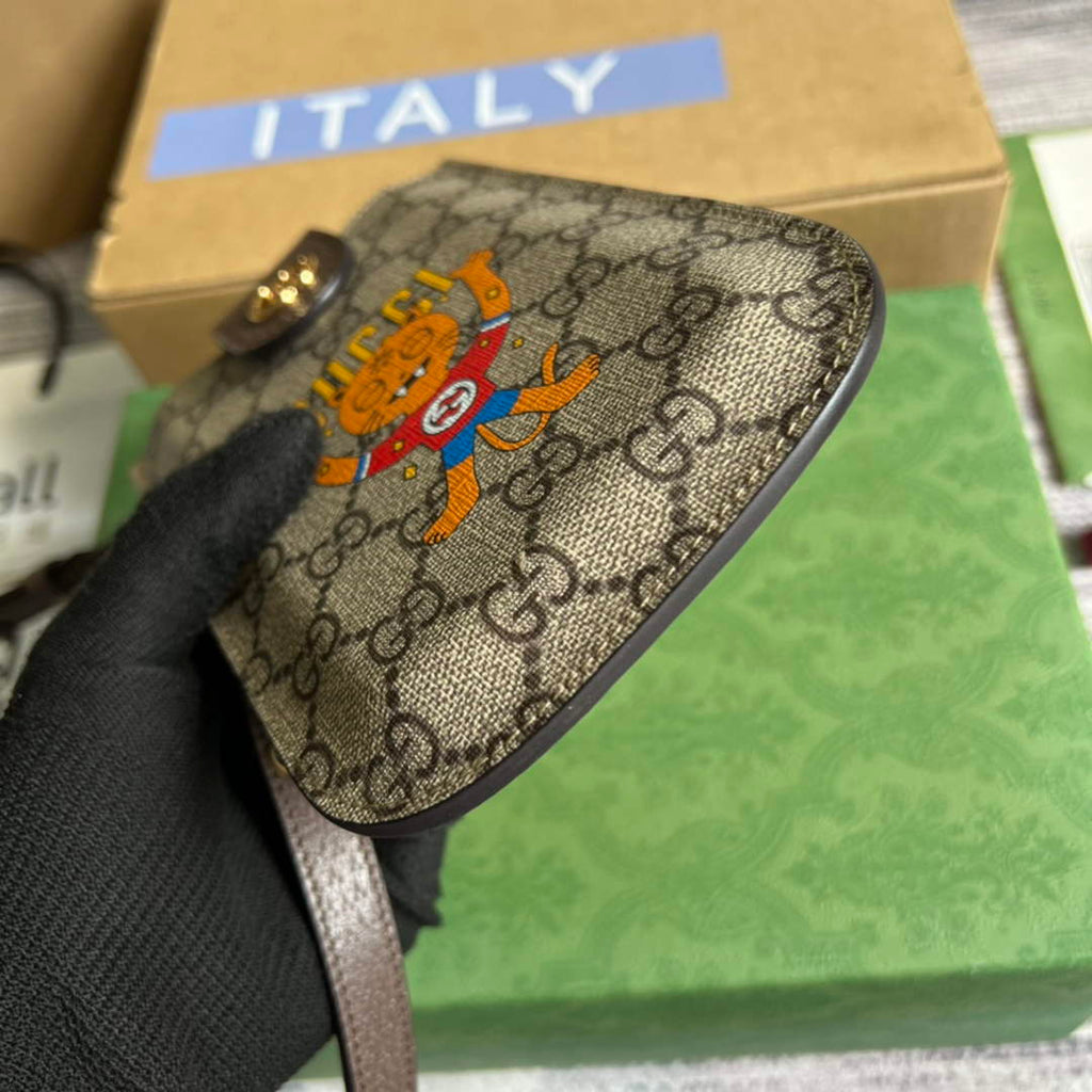 Gucci ‎‎700732 cat print phone case Beige and ebony GG Supreme canvas