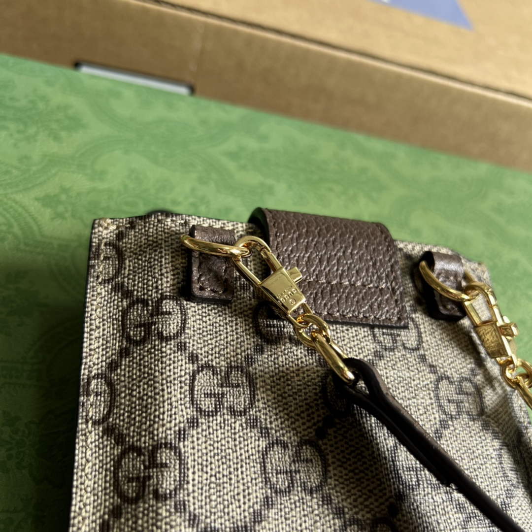 Gucci ‎‎700732 cat print phone case Beige and ebony GG Supreme canvas