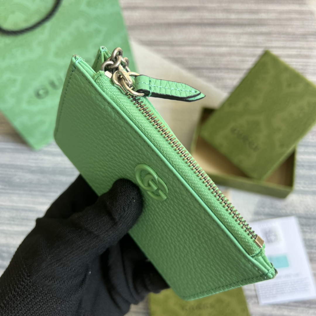 Gucci 701070 GG Marmont keychain card case green