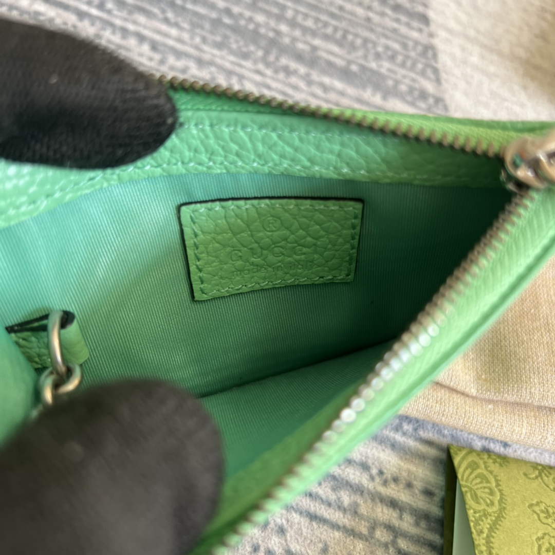 Gucci 701070 GG Marmont keychain card case green
