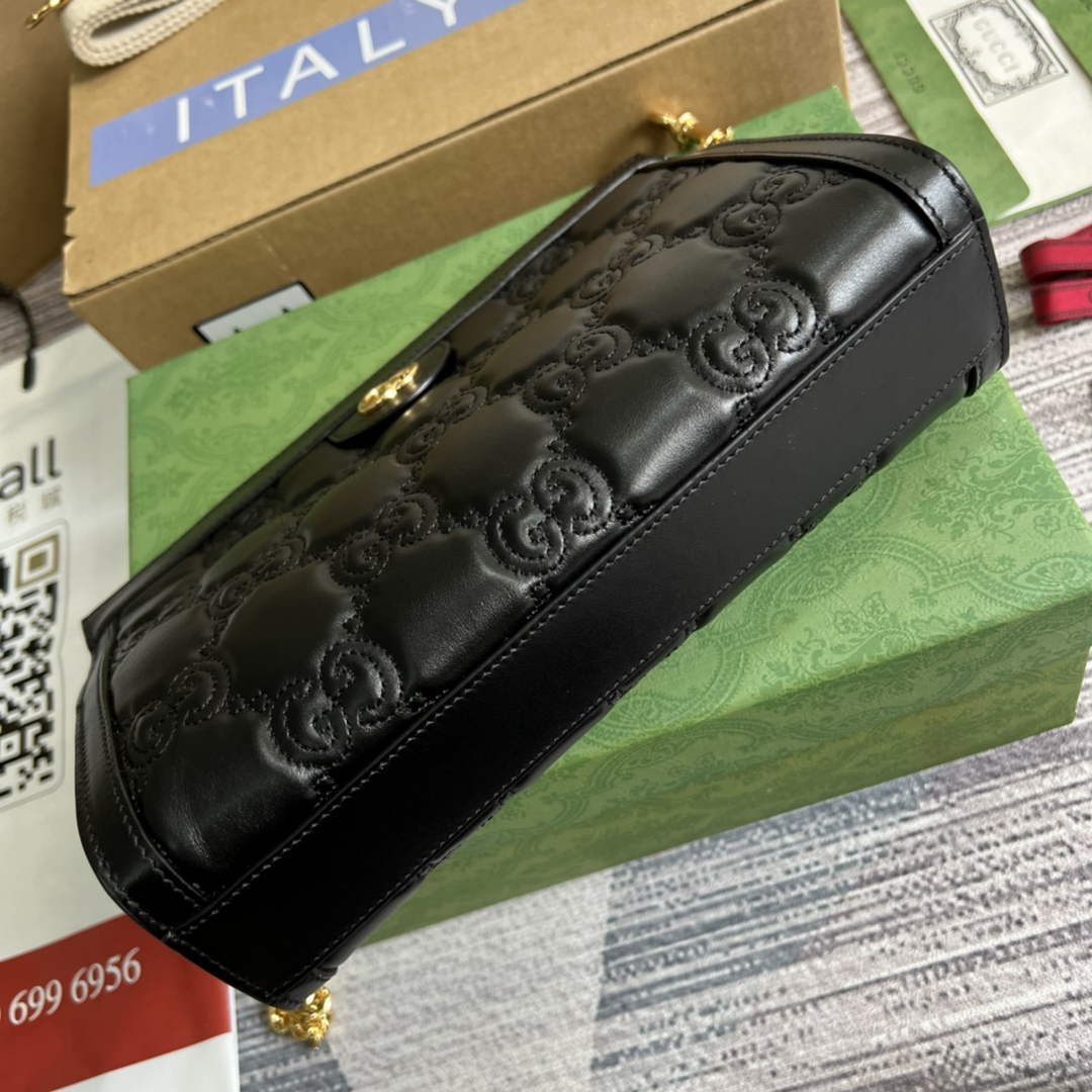 Gucci ‎‎702200 GG Matelassé leather small black