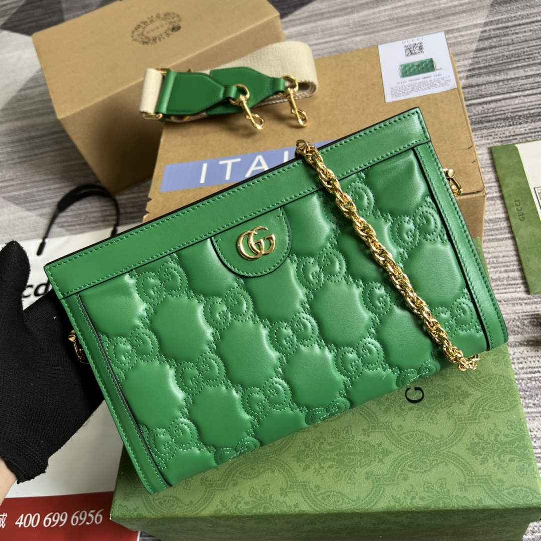 Gucci ‎‎702200 GG Matelassé leather small green