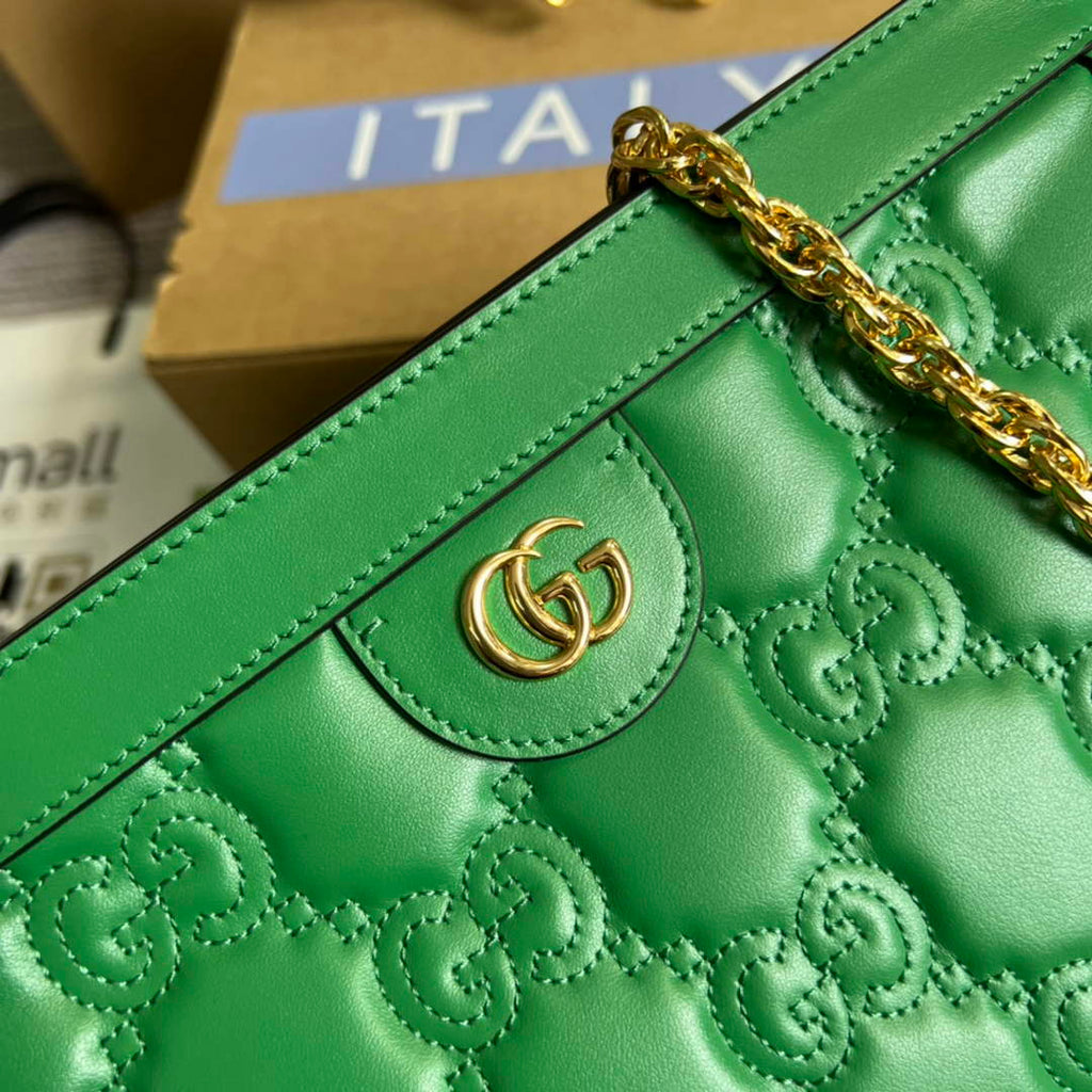 Gucci ‎‎702200 GG Matelassé leather small green