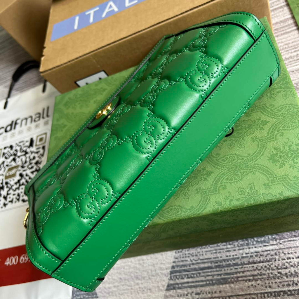 Gucci ‎‎702200 GG Matelassé leather small green