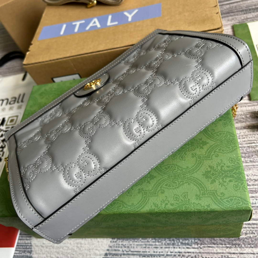 Gucci ‎‎702200 GG Matelassé leather small gray