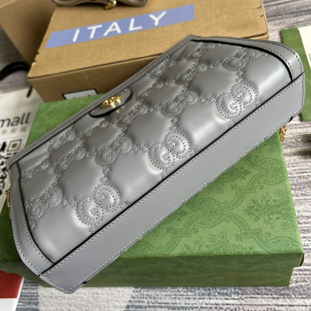 Gucci ‎‎702200 GG Matelassé leather small gray