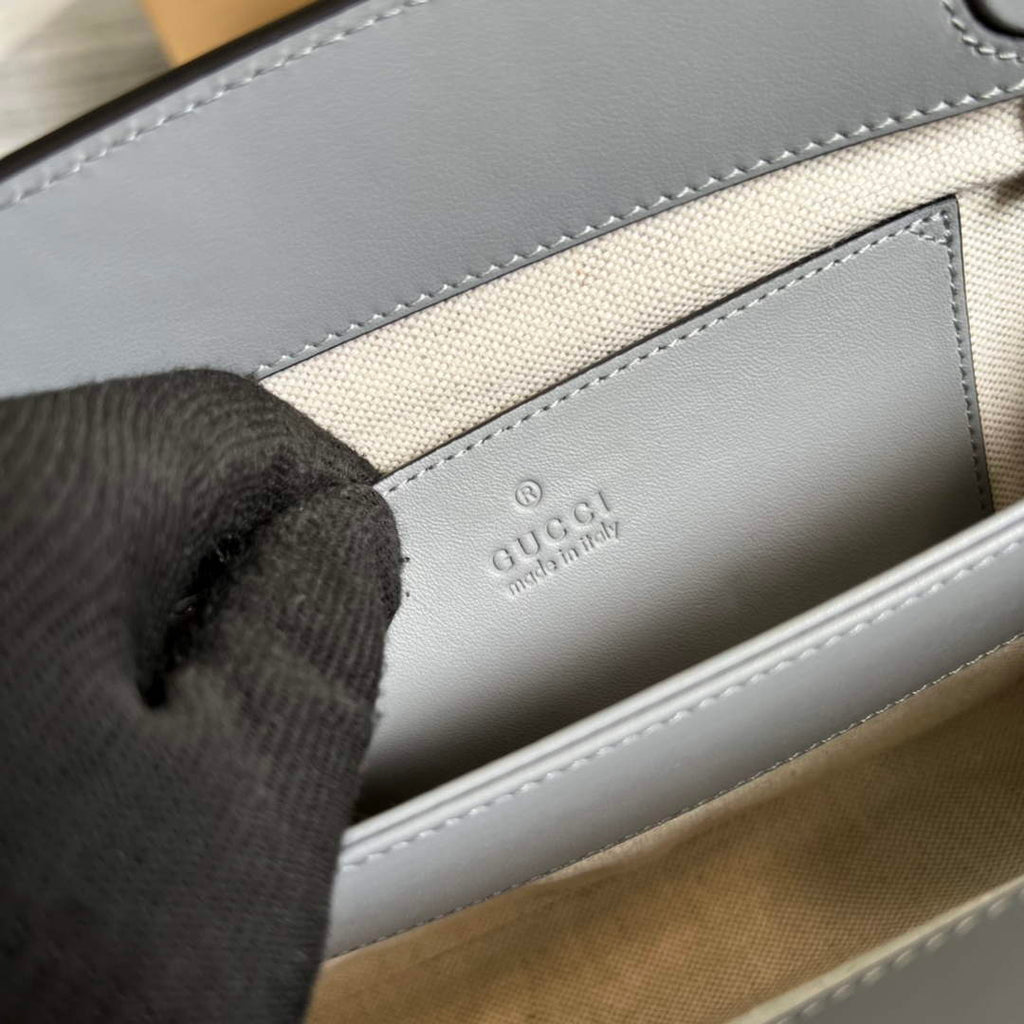 Gucci ‎‎702200 GG Matelassé leather small gray