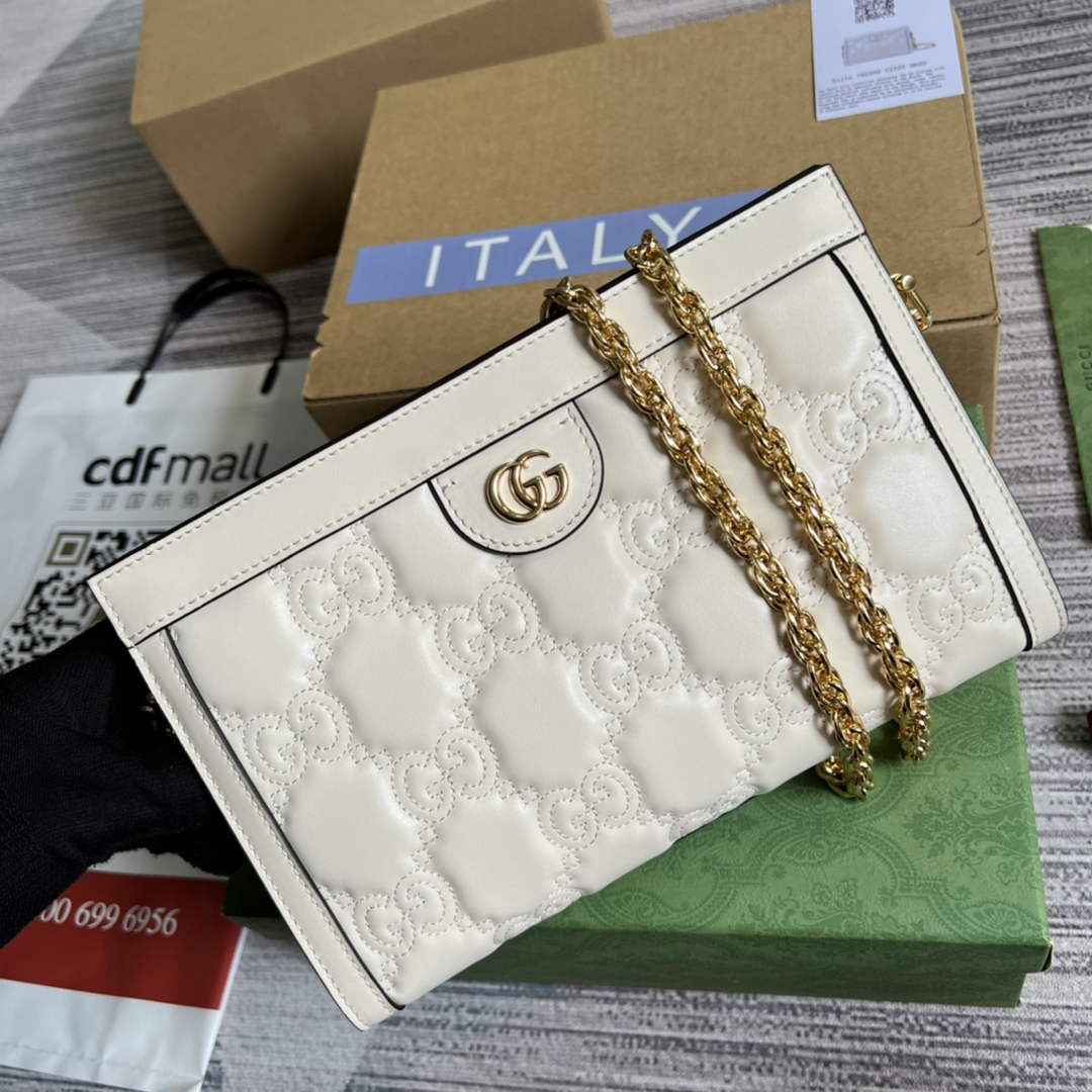 Gucci ‎‎702200 GG Matelassé leather small white