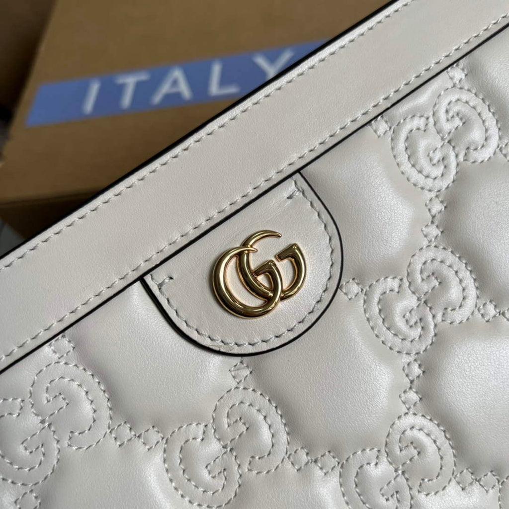 Gucci ‎‎702200 GG Matelassé leather small white