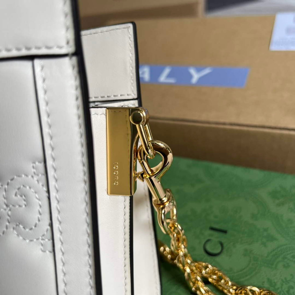 Gucci ‎‎702200 GG Matelassé leather small white