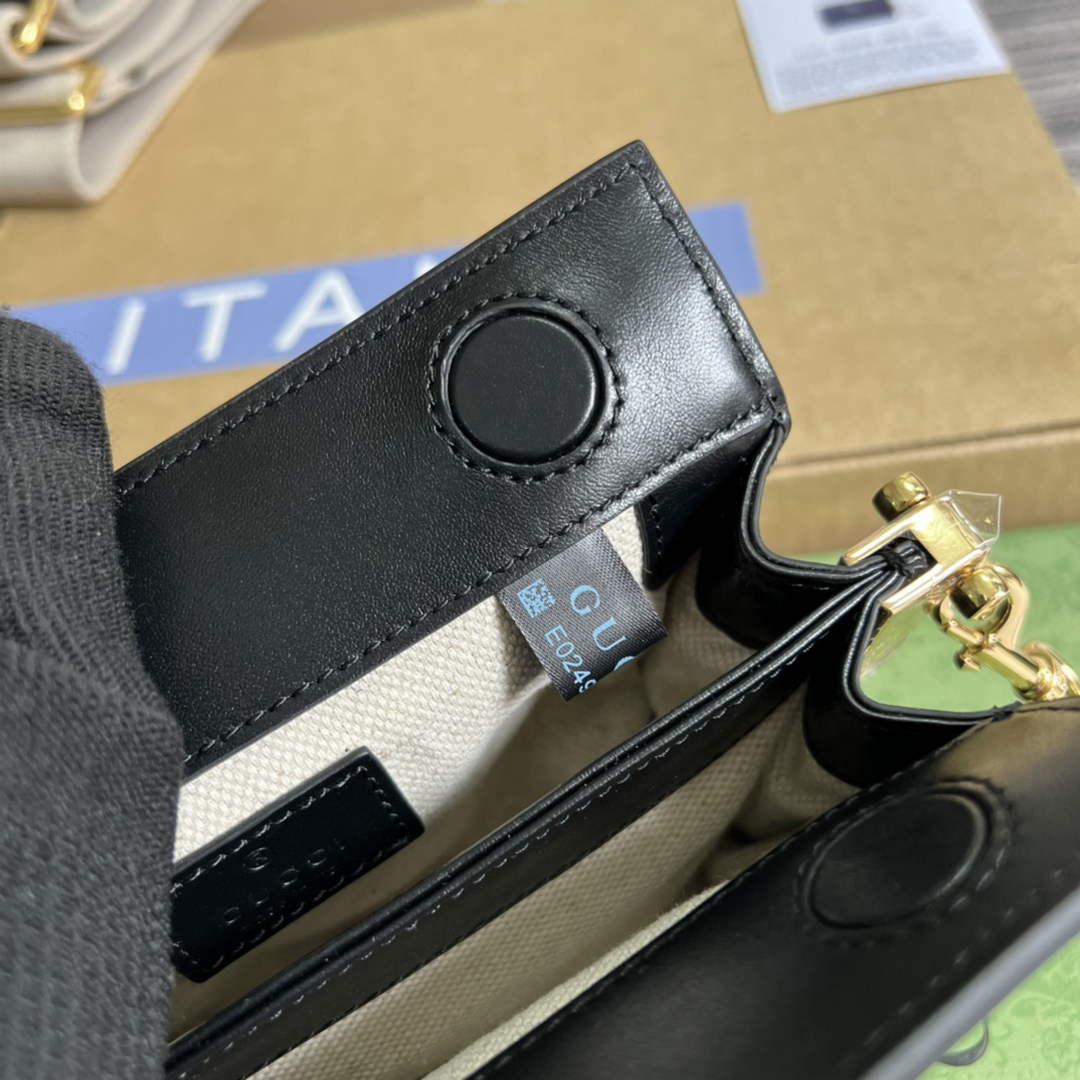Gucci ‎702228 GG Matelassé leather mini bag Black leather