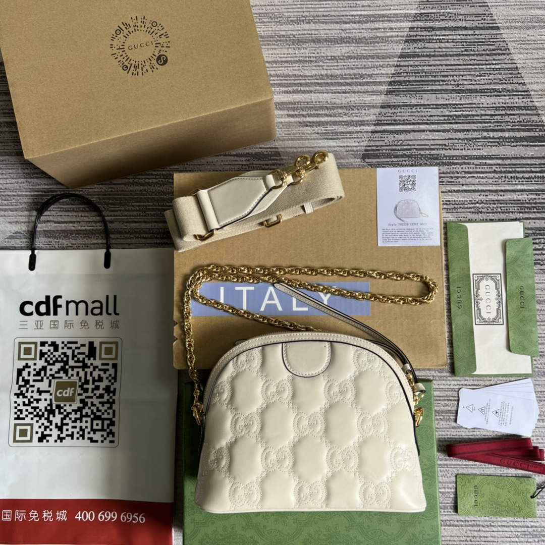Gucci ‎‎702229 GG Matelassé leather small bag beige