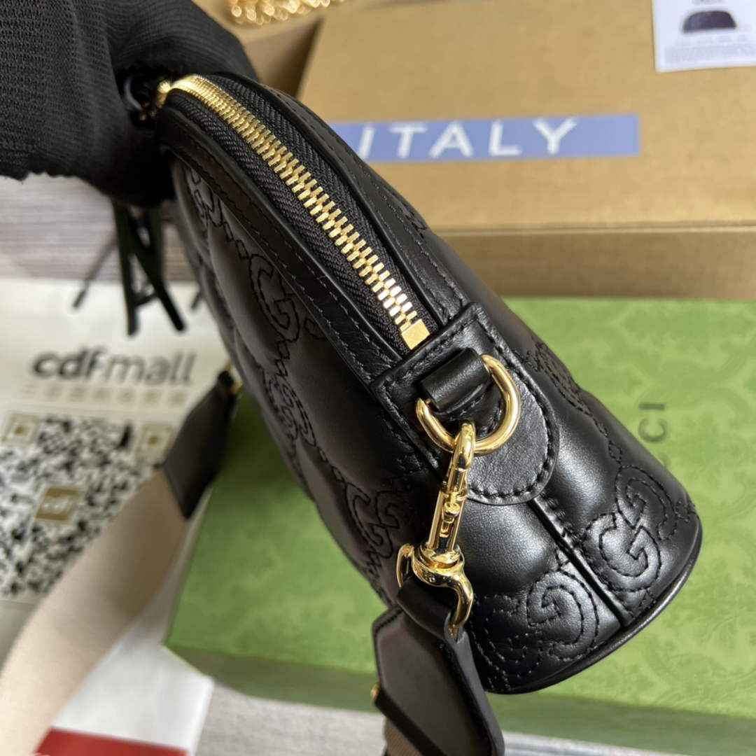 Gucci ‎‎702229 GG Matelassé leather small bag black