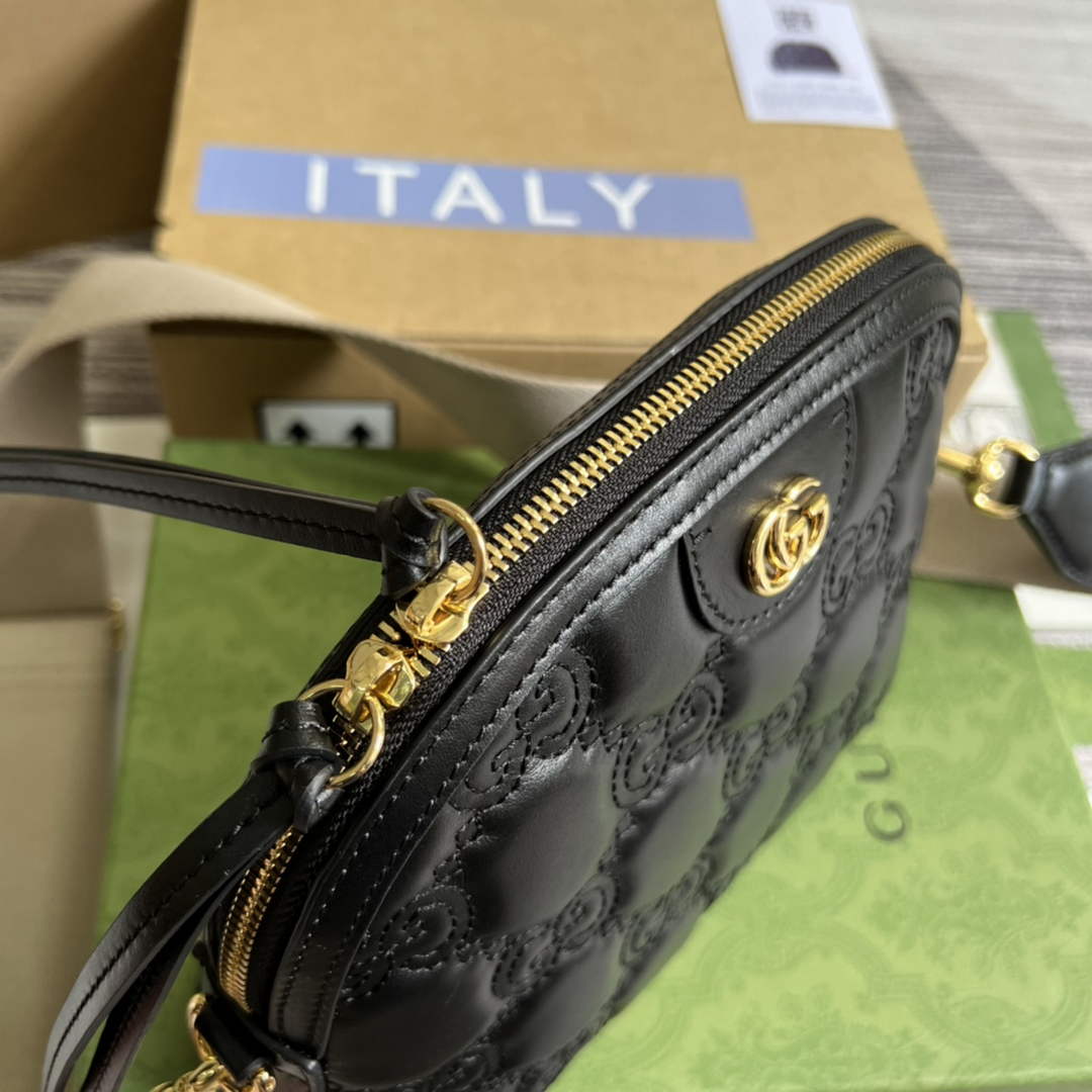 Gucci ‎‎702229 GG Matelassé leather small bag black