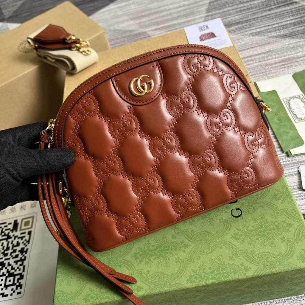Gucci ‎‎702229 GG Matelassé leather small bag light brown