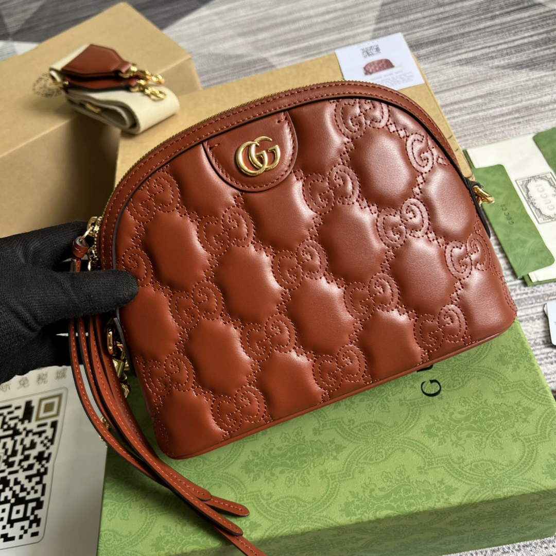 Gucci ‎‎702229 GG Matelassé leather small bag light brown