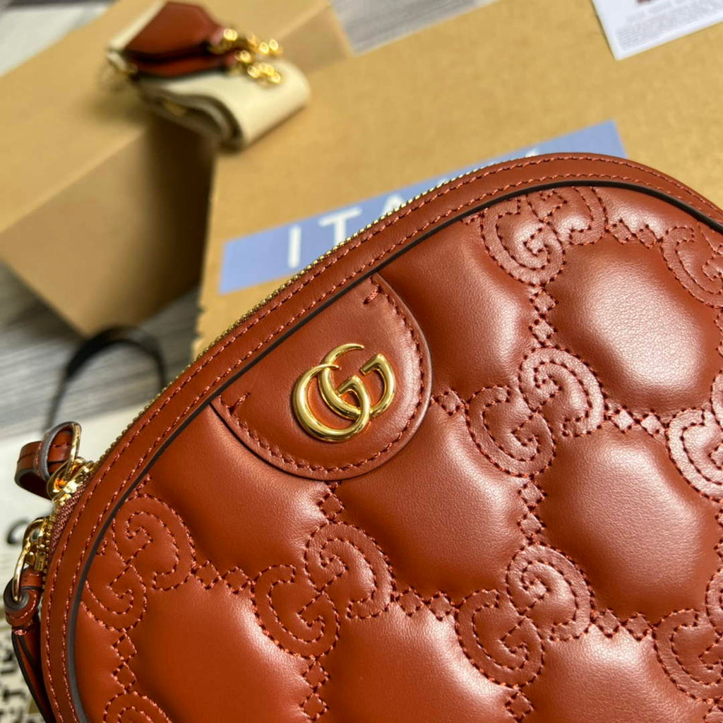 Gucci ‎‎702229 GG Matelassé leather small bag light brown