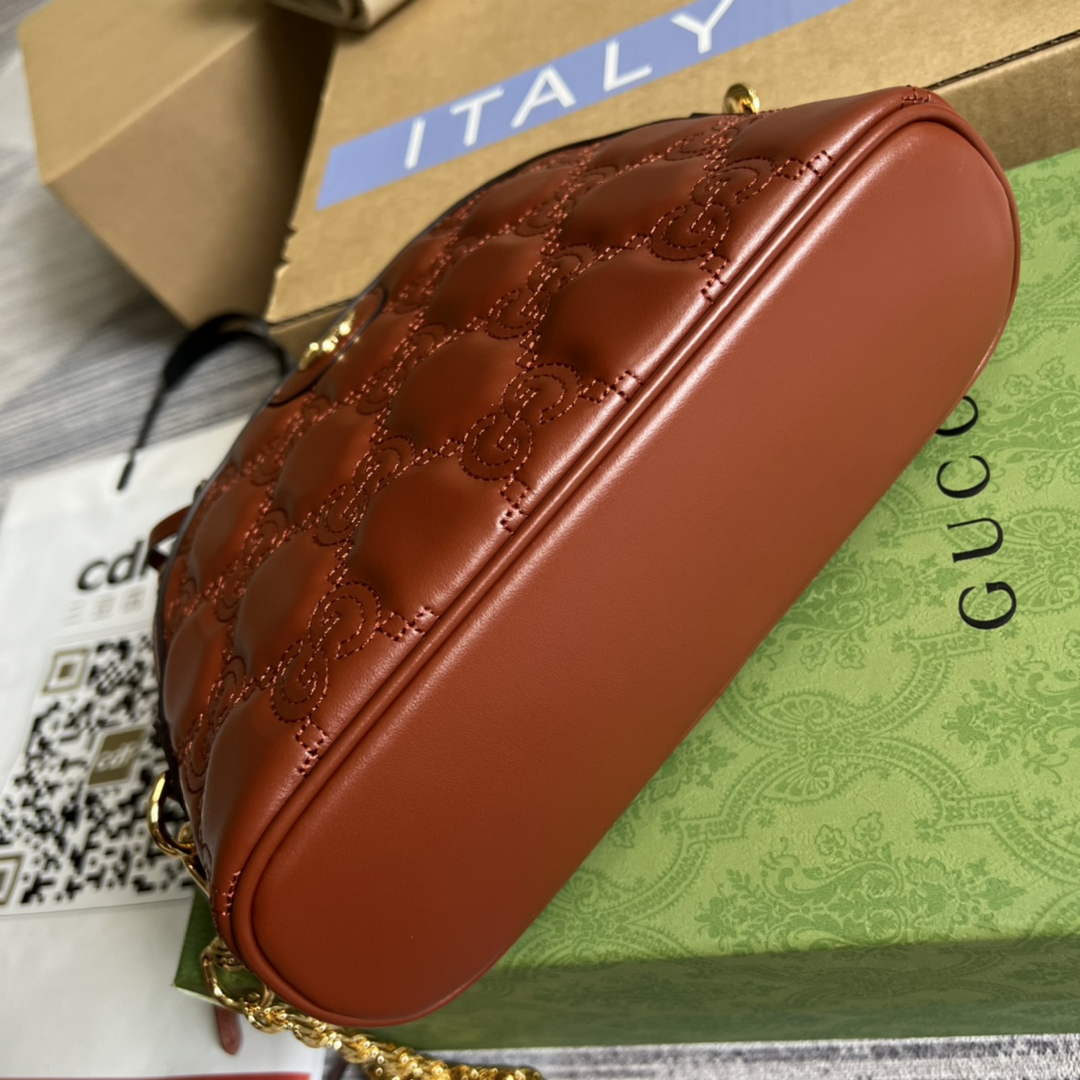 Gucci ‎‎702229 GG Matelassé leather small bag light brown