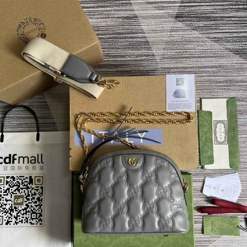 Gucci ‎‎702229 GG Matelassé leather small bag gray