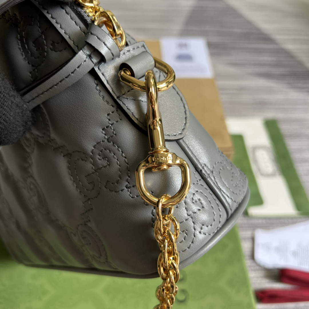 Gucci ‎‎702229 GG Matelassé leather small bag gray