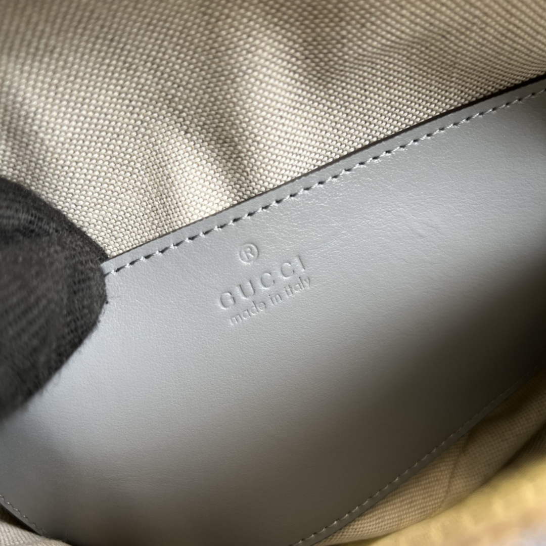 Gucci ‎‎702229 GG Matelassé leather small bag gray