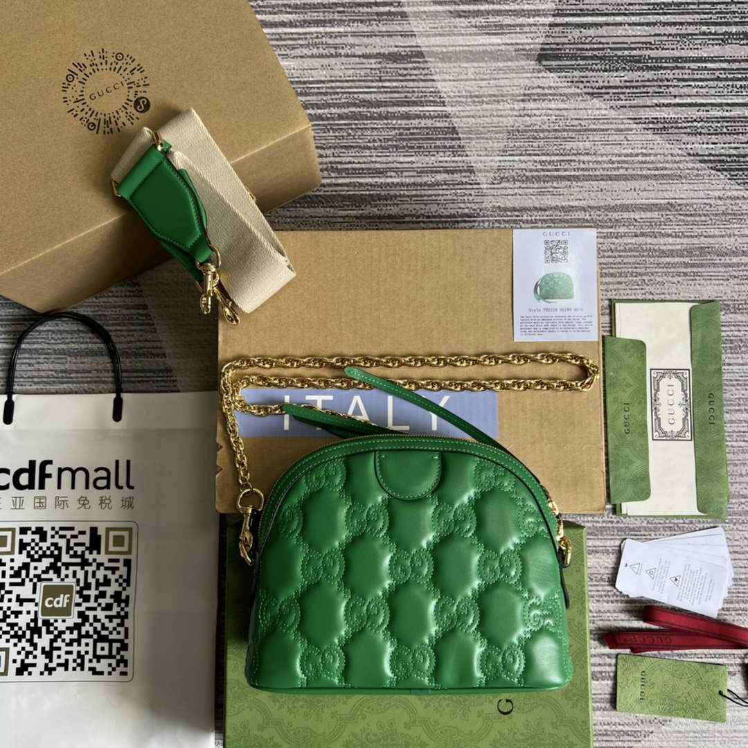 Gucci ‎‎702229 GG Matelassé leather small bag green