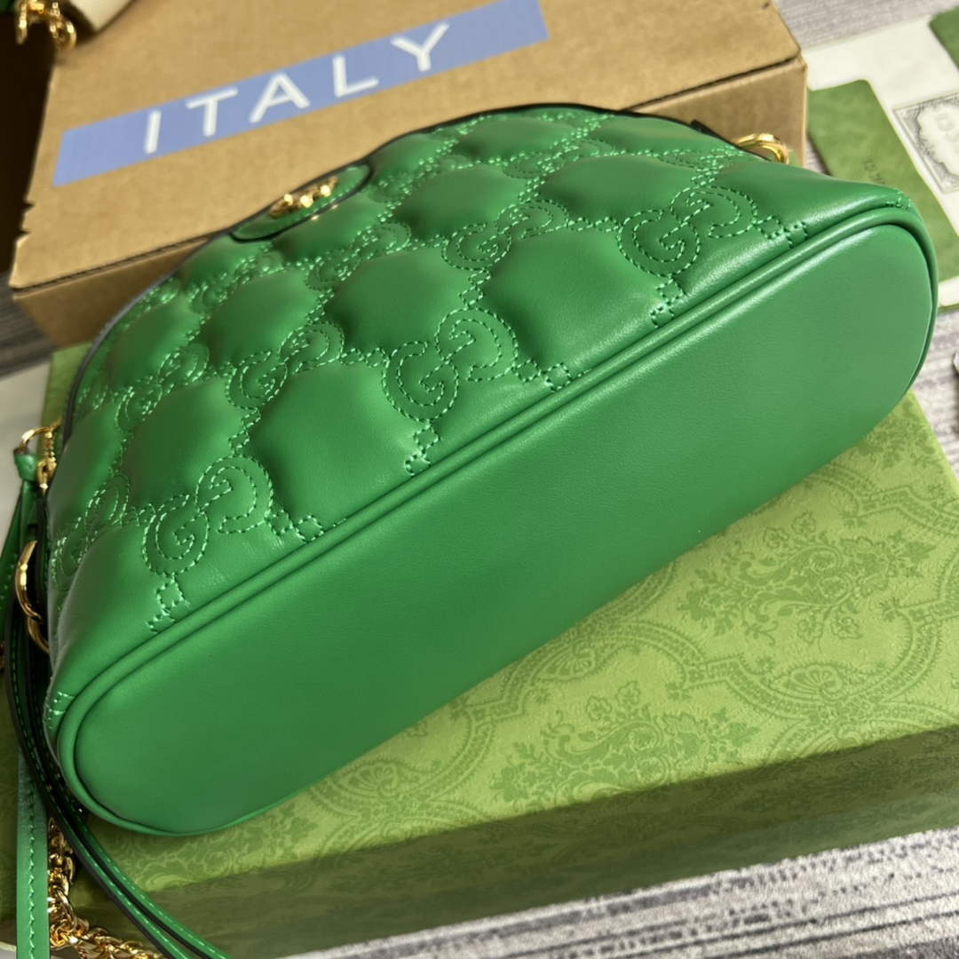 Gucci ‎‎702229 GG Matelassé leather small bag green