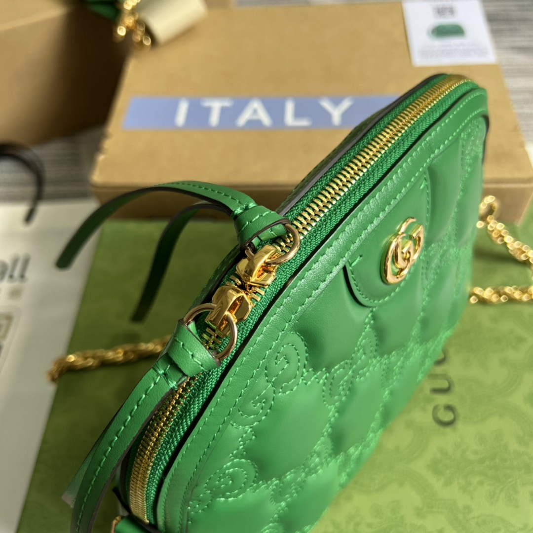 Gucci ‎‎702229 GG Matelassé leather small bag green