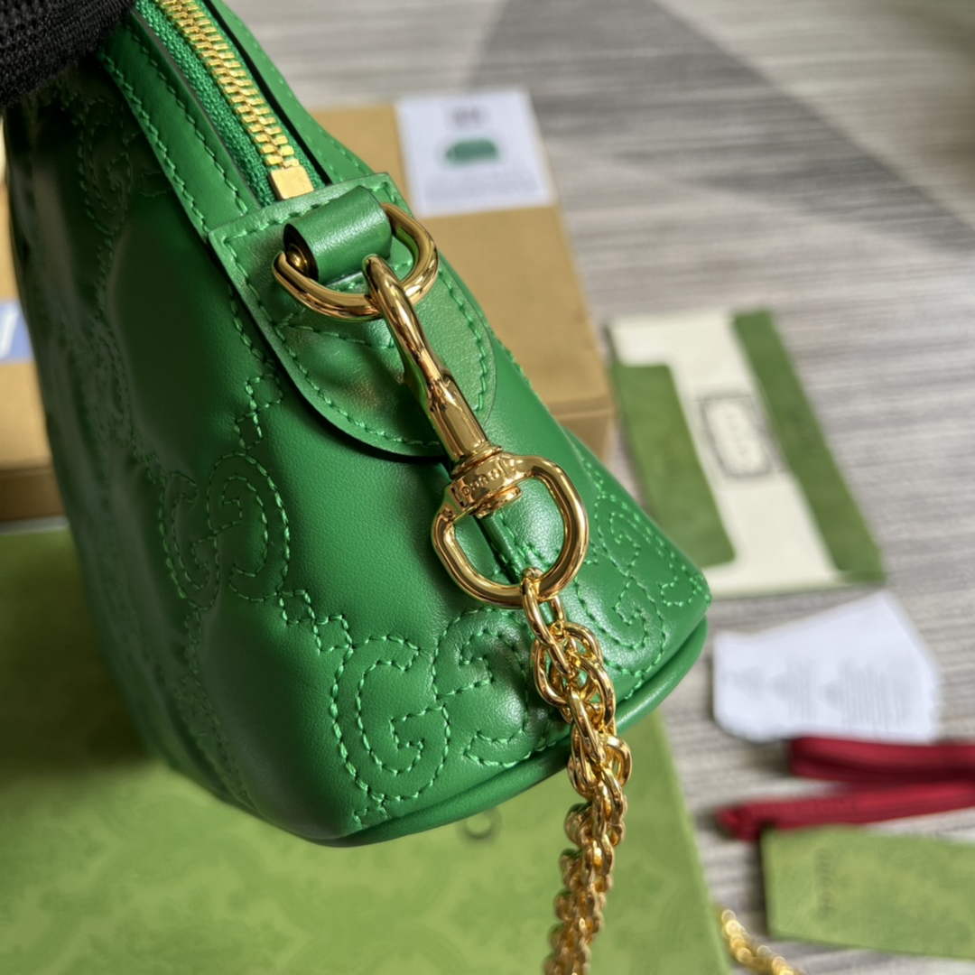 Gucci ‎‎702229 GG Matelassé leather small bag green