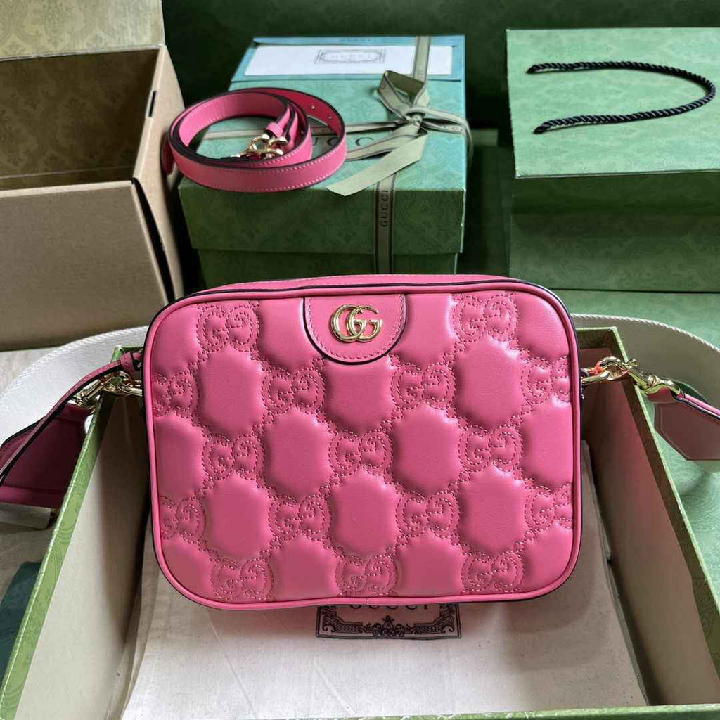 Gucci 702234 GG Matelassé leather shoulder bag Pink
