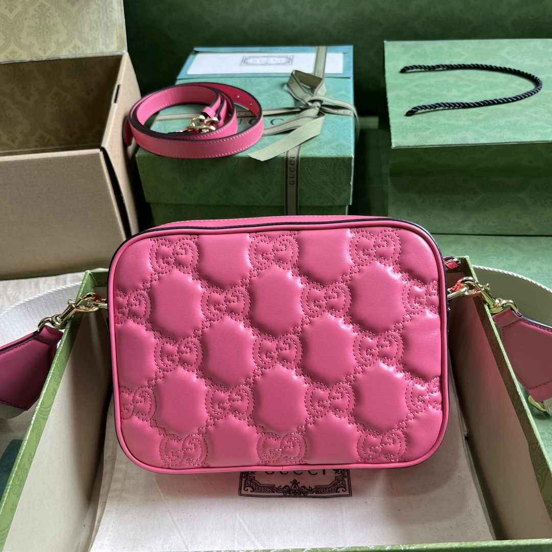 Gucci 702234 GG Matelassé leather shoulder bag Pink