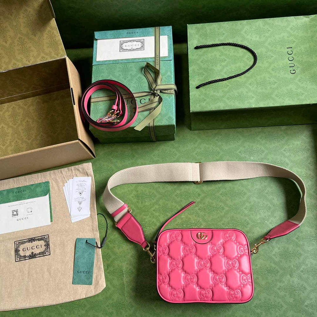 Gucci 702234 GG Matelassé leather shoulder bag Pink