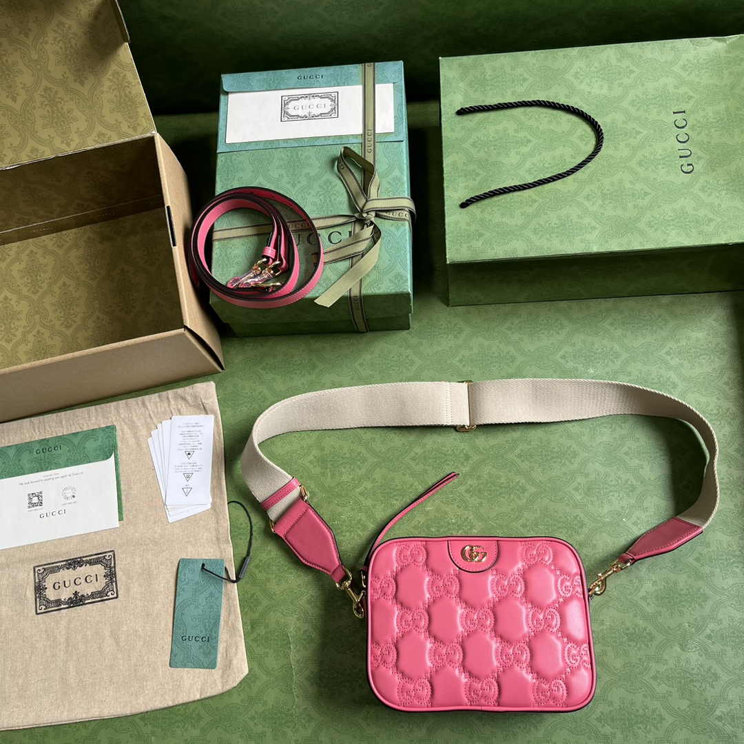 Gucci 702234 GG Matelassé leather shoulder bag Pink