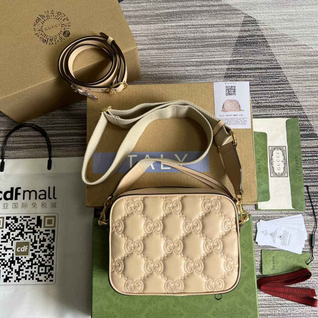 Gucci 702234 GG Matelassé leather shoulder bag Apricot