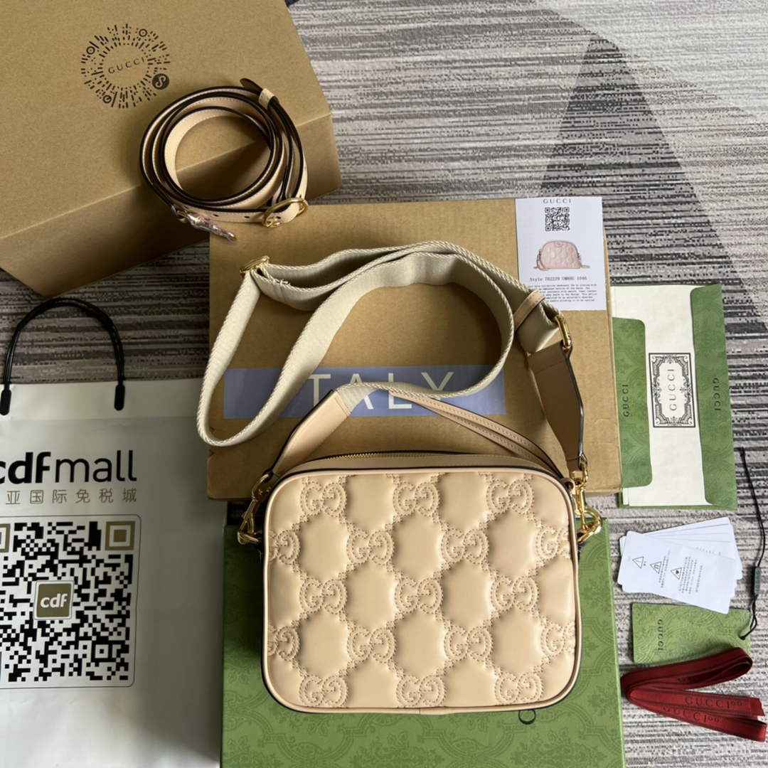 Gucci 702234 GG Matelassé leather shoulder bag Apricot