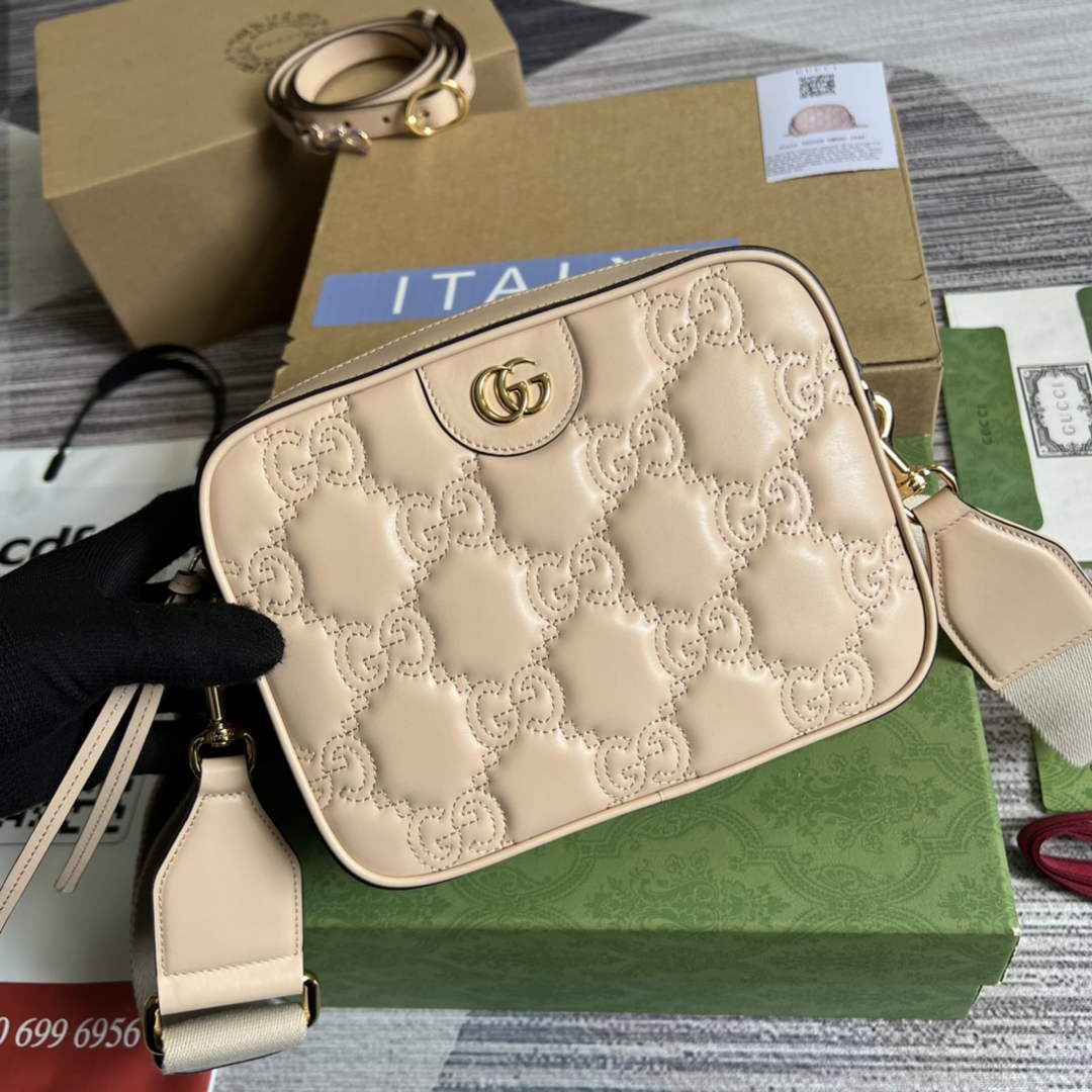 Gucci 702234 GG Matelassé leather shoulder bag Apricot