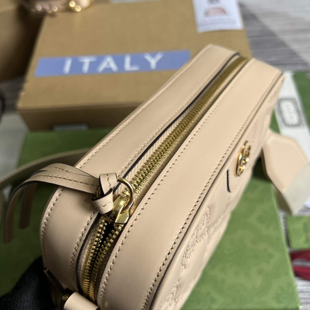 Gucci 702234 GG Matelassé leather shoulder bag Apricot