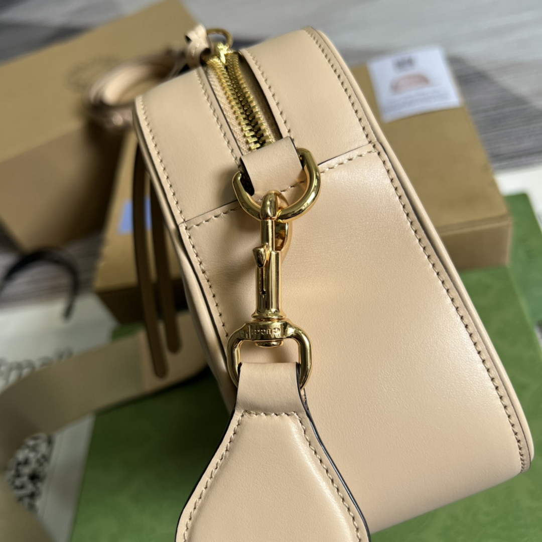 Gucci 702234 GG Matelassé leather shoulder bag Apricot