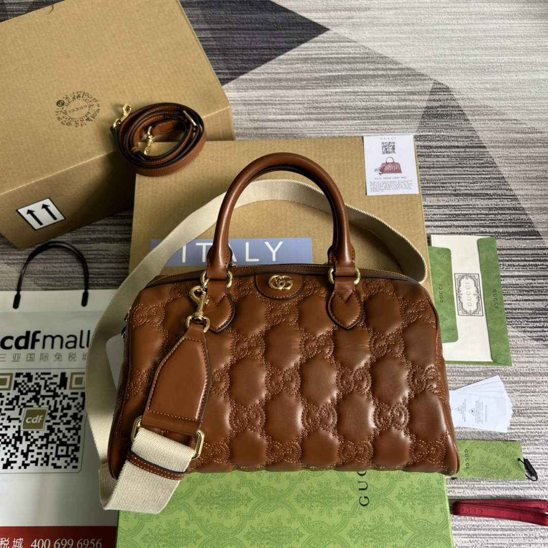 Gucci ‎‎702242 GG Matelassé leather medium bag light brown