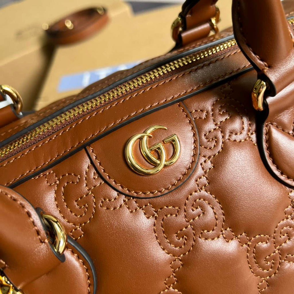 Gucci ‎‎702242 GG Matelassé leather medium bag light brown